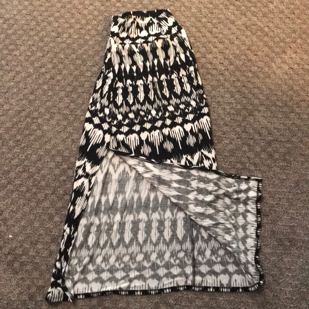 black and white maxi skirt, slit down the side
